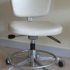 Chaise bureau skaï blanc des années 70
