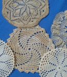 lot de 5 napperons ronds  anciens