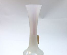 Vase soliflore en opaline