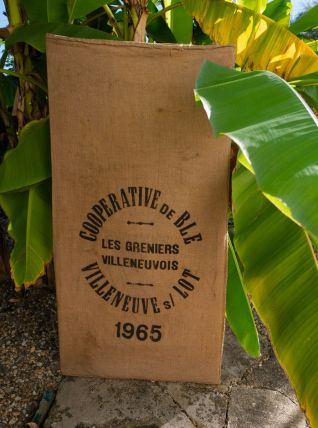 Sac en toile de jute 1965, monté sur cadre.