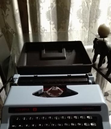 Machine à écrire olympia