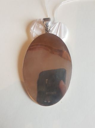 Pendentif en argent et peau de galucha 