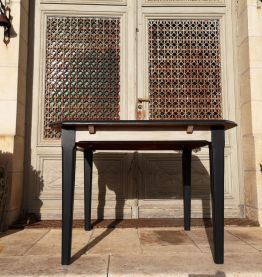 Table carrée relookée avec rallonges