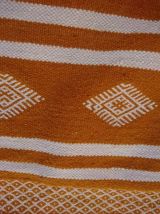 Kilim jaune fait à la main 