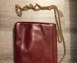 Sac à bandouliere rouge . 