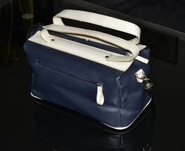 sac à main vintage en vinyl