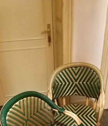 Lot 2 fauteuils vintage rotin bistrot
