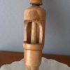 Ancienne bouchonneuse en bois	