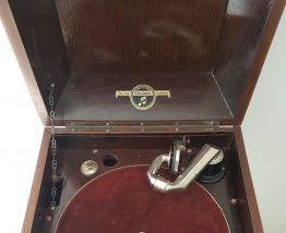 Gramophone ancien + disques