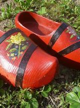 sabots  en bois peints , vintage
