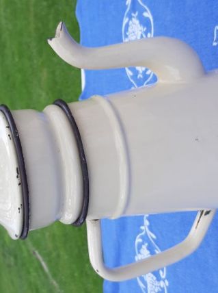 Cafetière émaillée ancienne