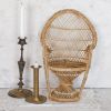 Petite chaise de poupée en rotin 