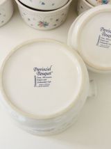 Lot de 10 raviers et une cocotte en céramique 