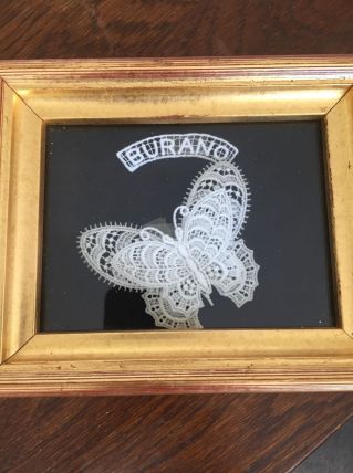 Papillon en dentelle Burano
