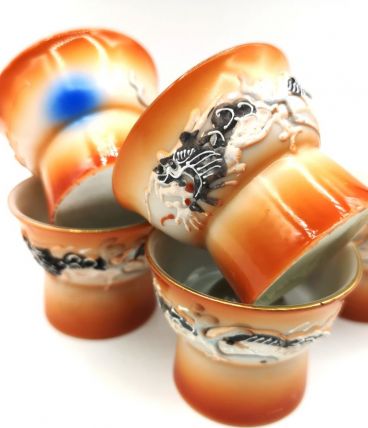 6 verres a saké en porcelaine