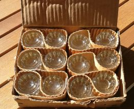12 petites chopes à liqueur / années 50