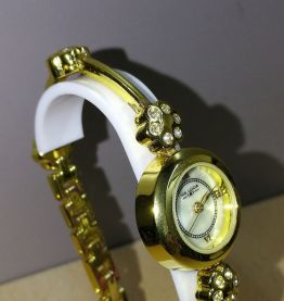  Montre femme dorée et brillant   de la marque Via Lucia 181
