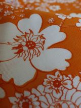 tissu d'ameublement vintage à fleurs orange 
