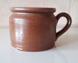 POT EN GRES AVEC ANSE
