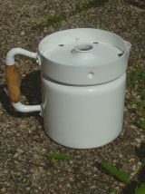 Pot a  lait Aluminium Ancien, peint