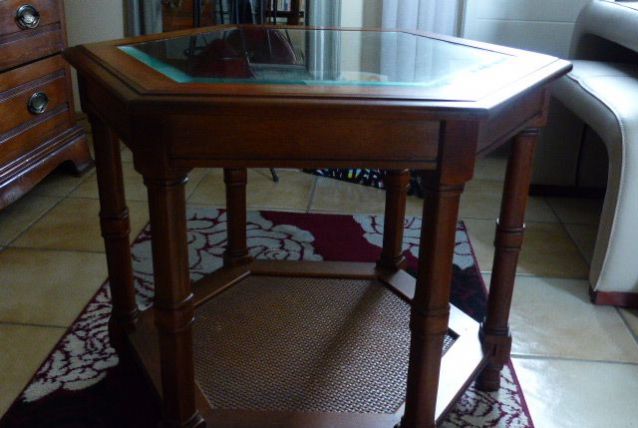 Table de salon octogonale
