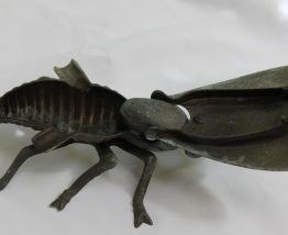 cendrier mouche abeille en métal régule