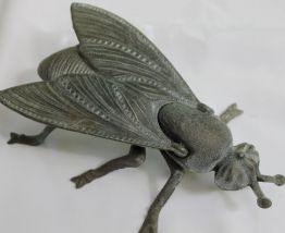 cendrier mouche abeille en métal régule