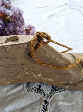 Anciennes formes de cordonnier en bois. 1 enfant 1 adulte