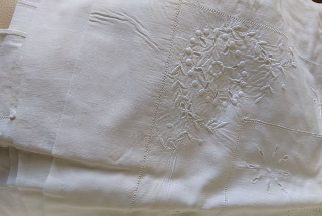 Drap brodé lit 2 personnes coton blanc Livraison à voir