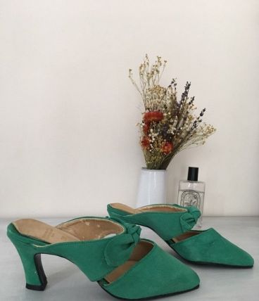 Escarpins type mules vintage en daim vert