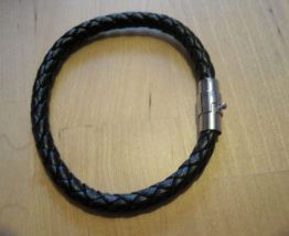 bracelet mixte homme femme  longueur 20 cm état neuf  cordon