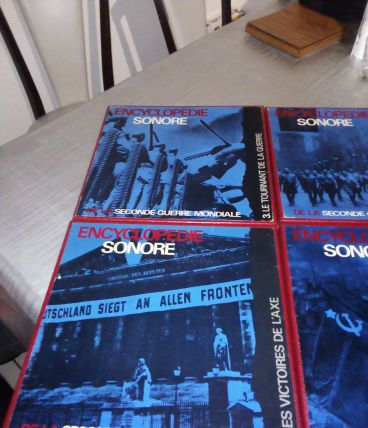 Encyclopédie sonores sur la deuxiéme guerre mondiale signé j