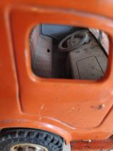 camion grue ancien en töle cabine en plastique