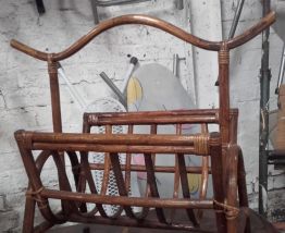 Porte revue rotin
