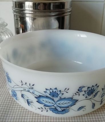 Plat Arcopal Fleurs bleues