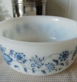 Plat Arcopal Fleurs bleues