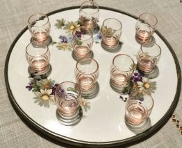 Ensemble de 11  verres à liqueur anciens
