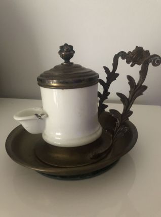 Encrier à pompe en porcelaine et laiton XIXème