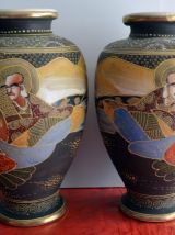 Paire de grands vases Satsuma signés haut. 33 cm