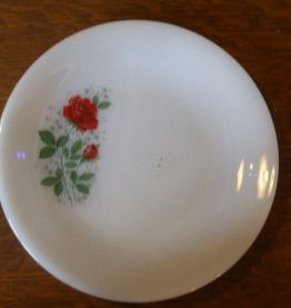 Service ARCOPAL les fleurs, saladier et 4 patites assiettes