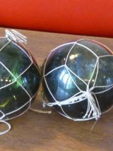 Deux boules en verre soufflée verte, flotteurs de peche 