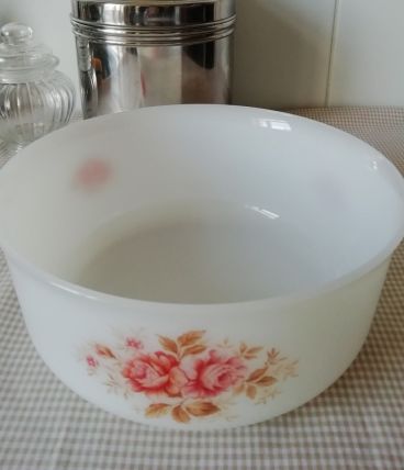 Plat Arcopal motif "roses"