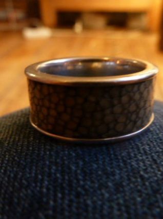 Bague en argent 925 et galuchat, taille 19 mm (62)