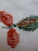 Nappe "huppes" brodée à la main, avec 6 serviettes 43 x  43