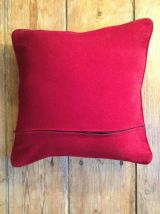 Housse coussin brodé main petit-point, pure laine DMC 42x42