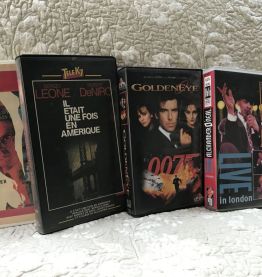 12 cassettes DVD/vhs
