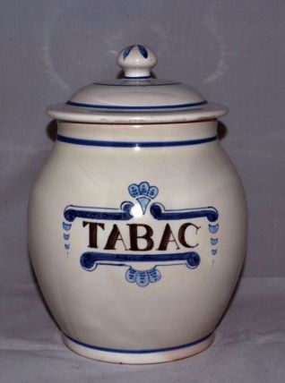 Pot à tabac avec couvercle en céramique signé (petit éclat)