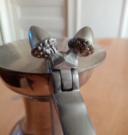 Pot etain