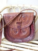 sac ancien artisanal en cuir épais gravé avec motifs western