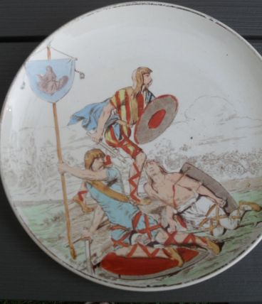 lot 2 assiettes XIXe drapeau "souvenir français"